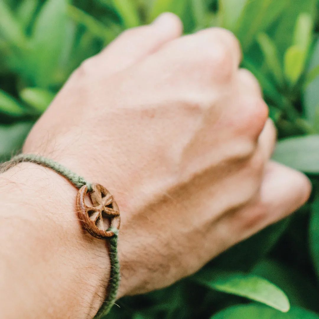 Carbon Black Tri-Leaf Woven Bracelet