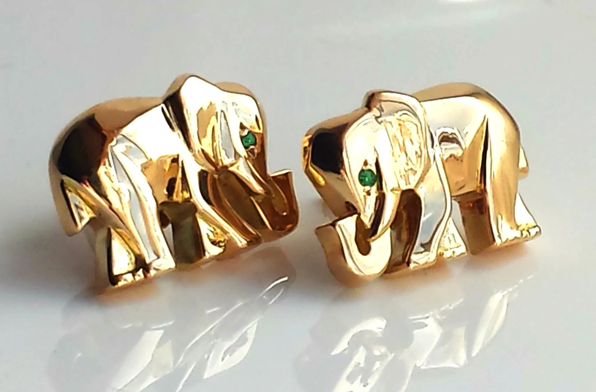 Cartier Elephant Stud Earrings in 18k Yellow Gold with Emeralds – Khandy Collection