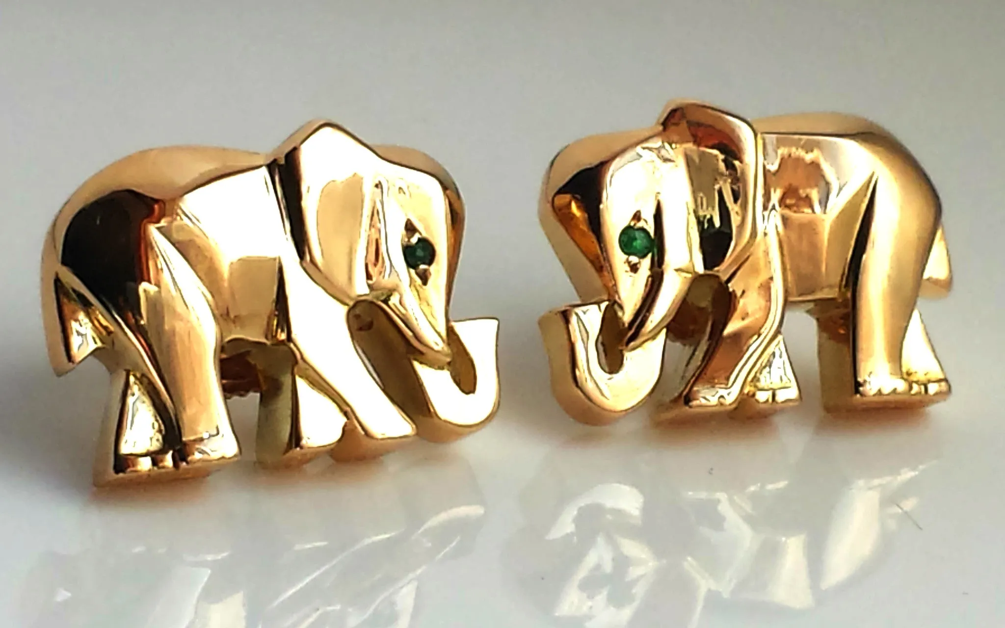 Cartier Elephant Stud Earrings in 18k Yellow Gold with Emeralds – Khandy Collection