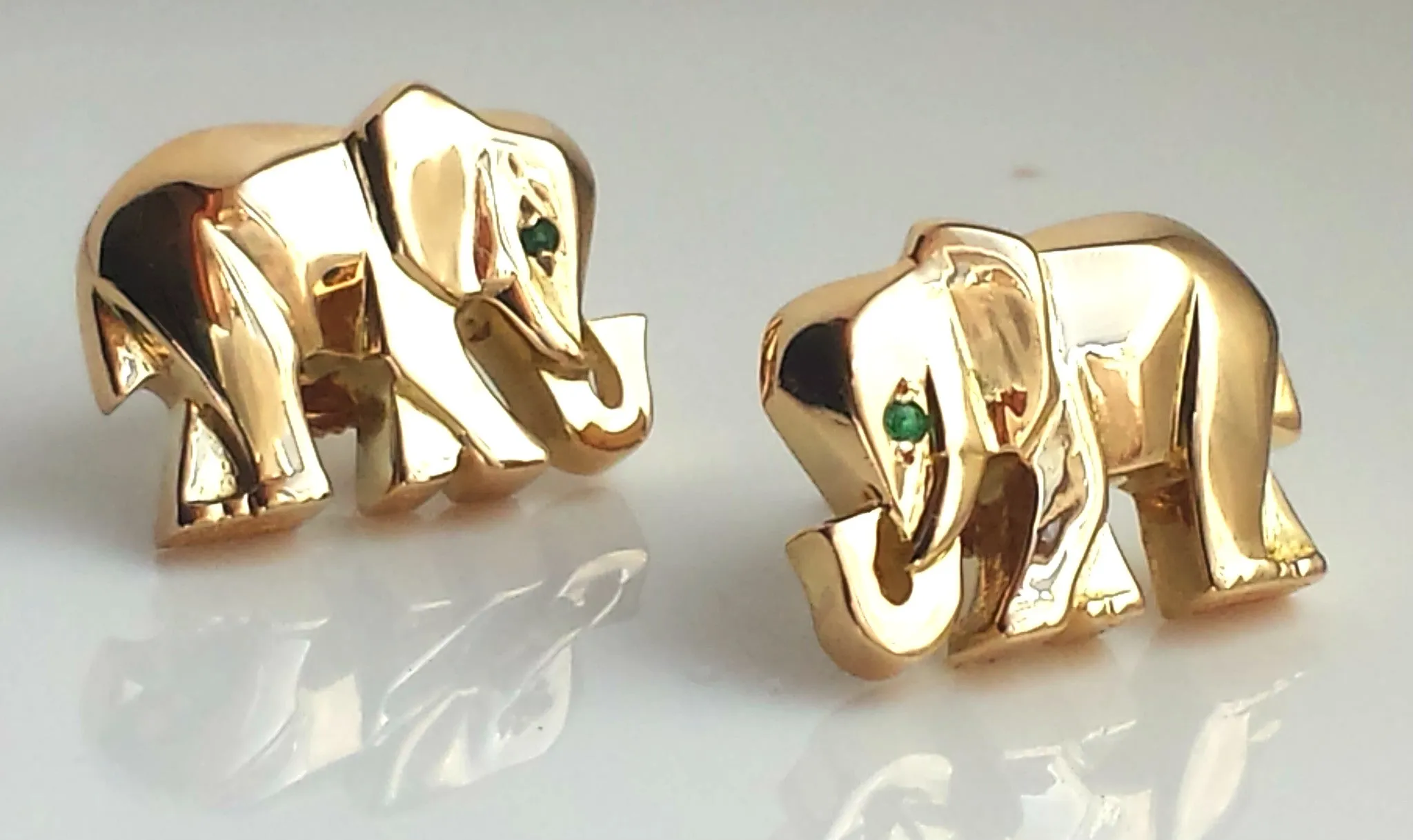 Cartier Elephant Stud Earrings in 18k Yellow Gold with Emeralds – Khandy Collection