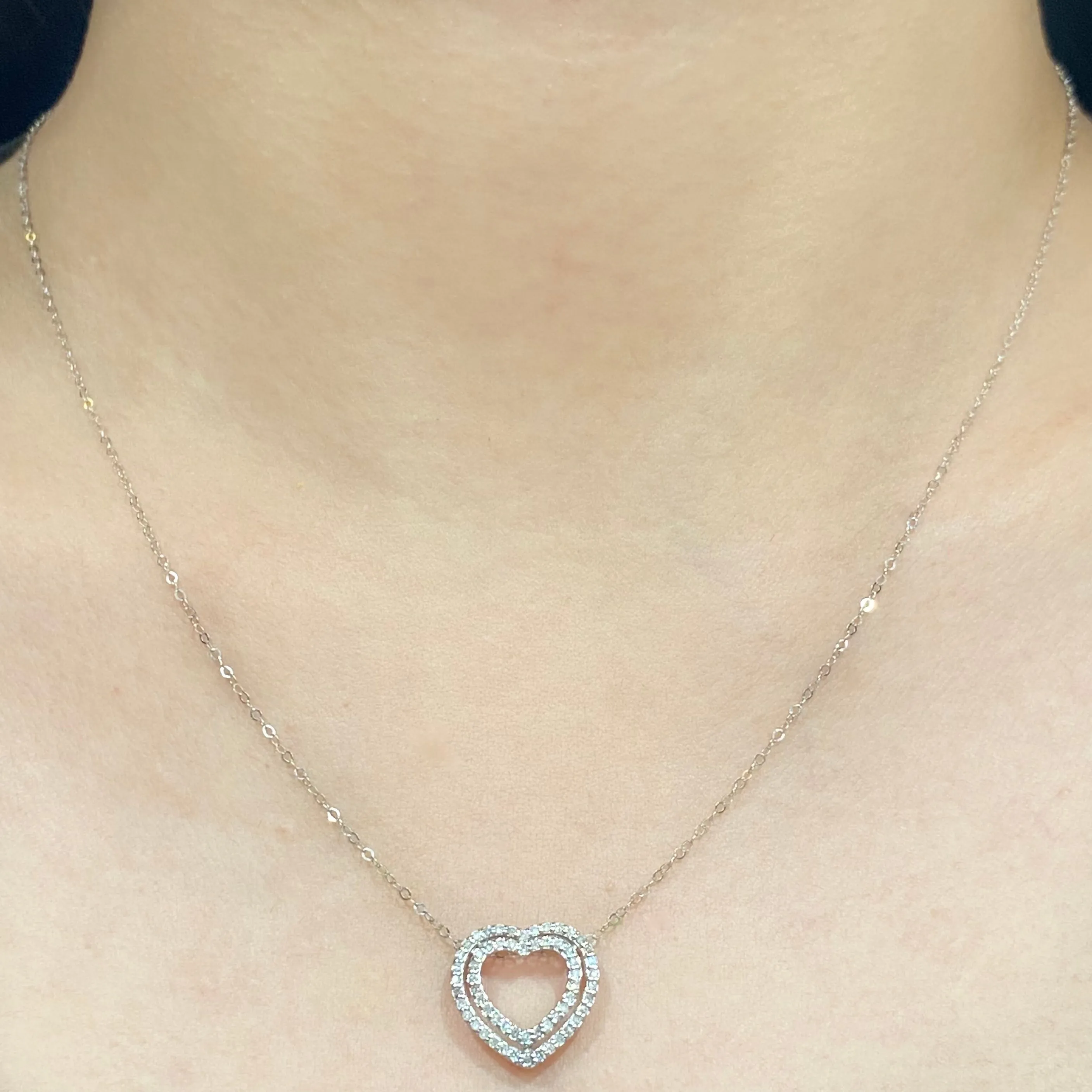 Classic Heart Halo Diamond Necklace 18kt