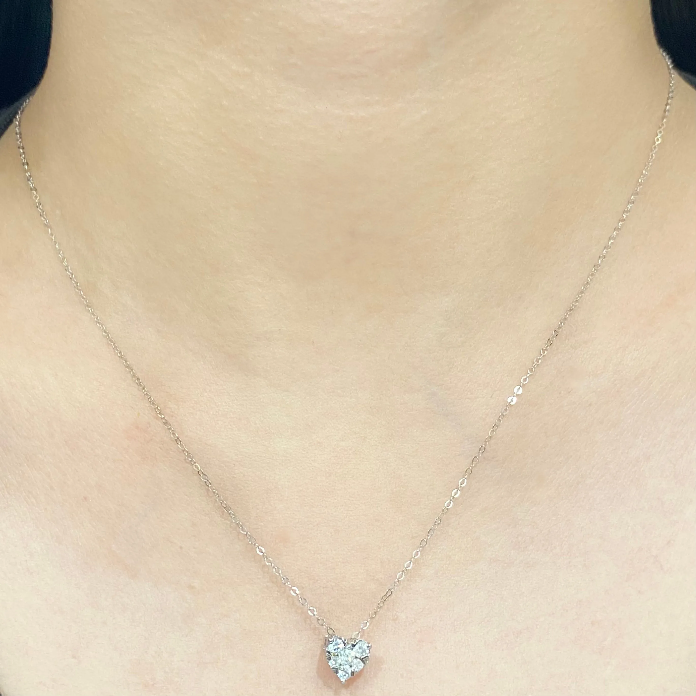 Classic Heart Halo Diamond Necklace 18kt