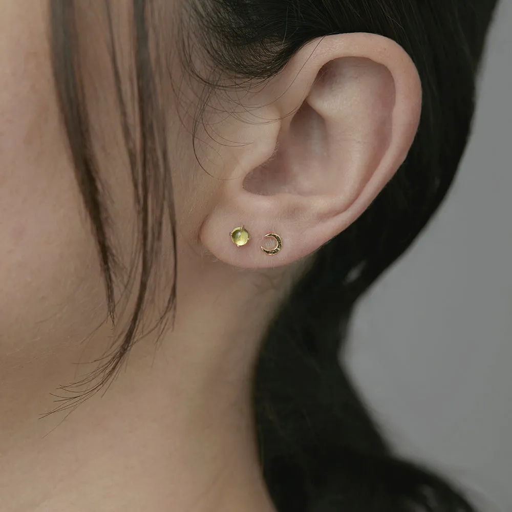 E7904PR | Peridot Wisp Studs