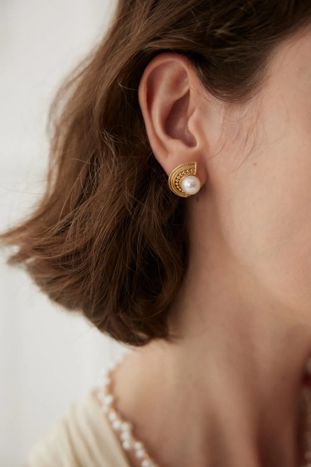 Fan-Shaped Pearl Stud Earrings