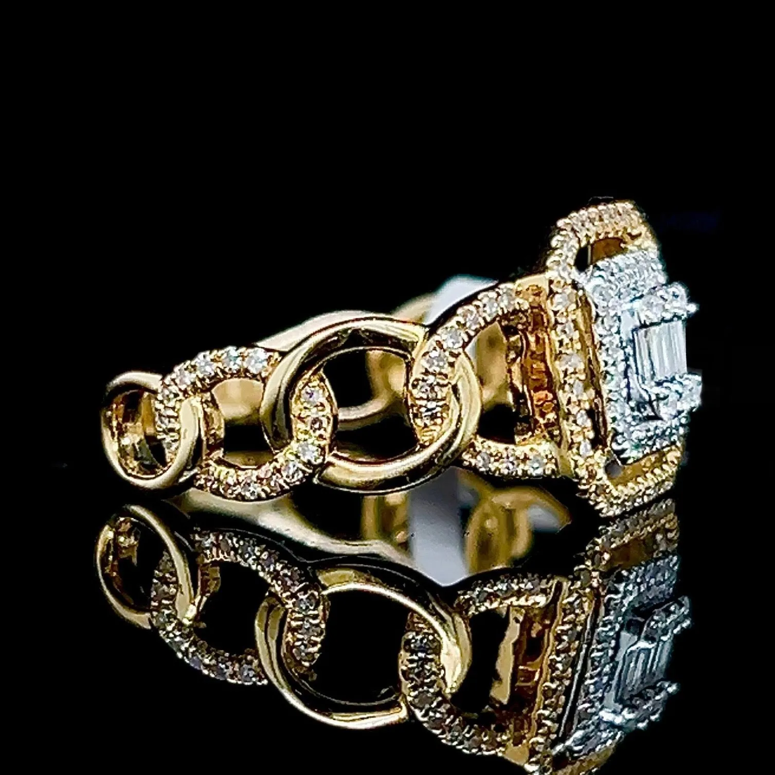 Golden Chain Cushion Halo Diamond Ring 14kt