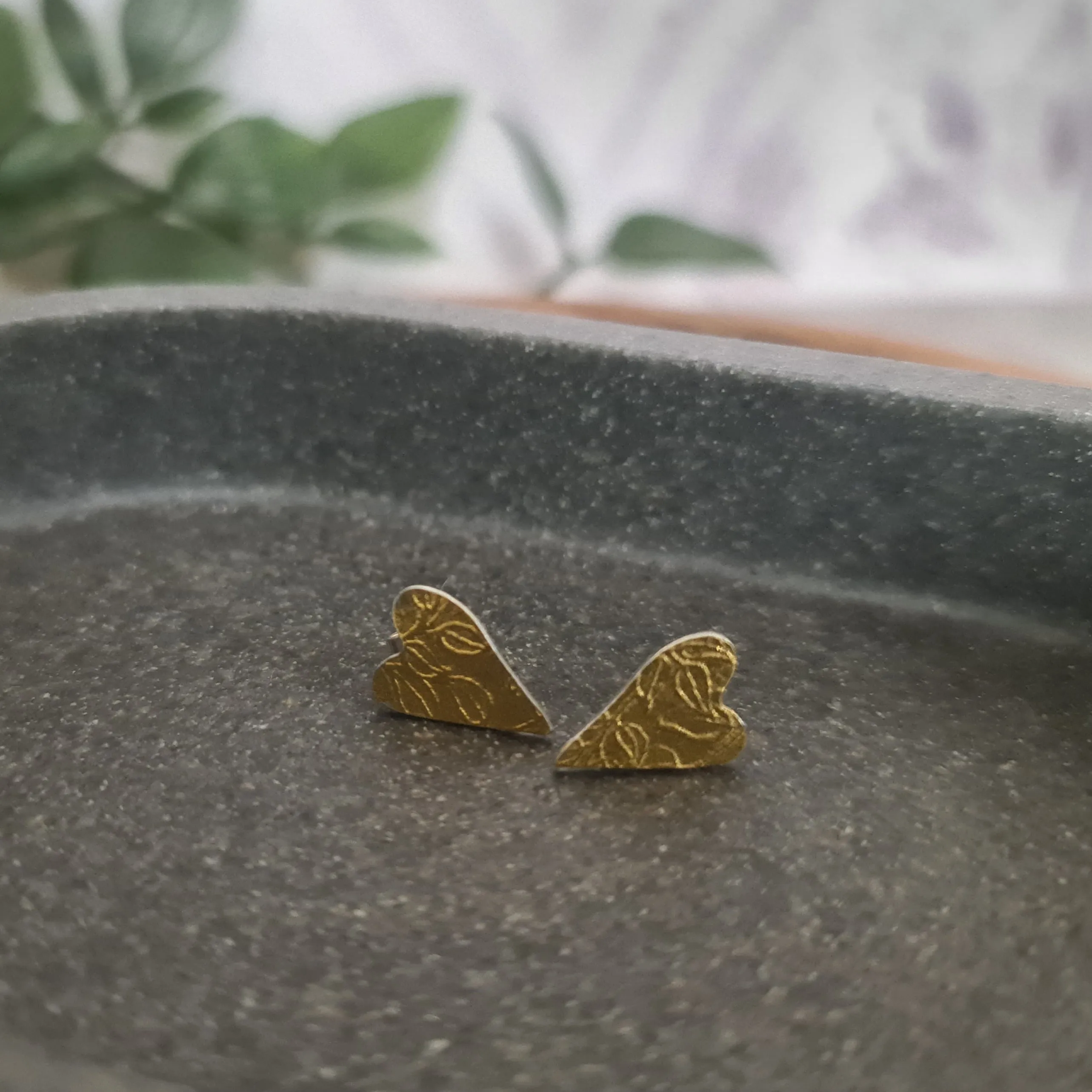 Golden Vines Heart stud earrings