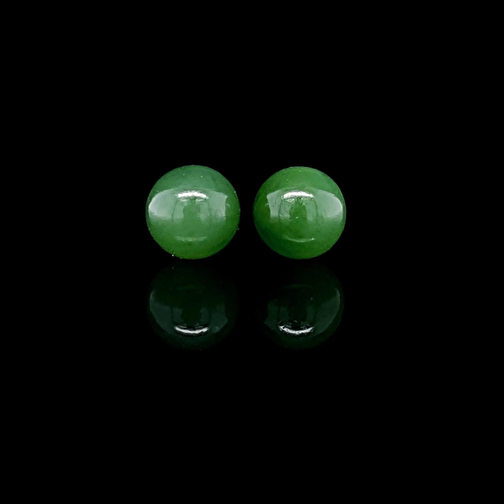 Jade Gemstones Stud Earrings 18kt