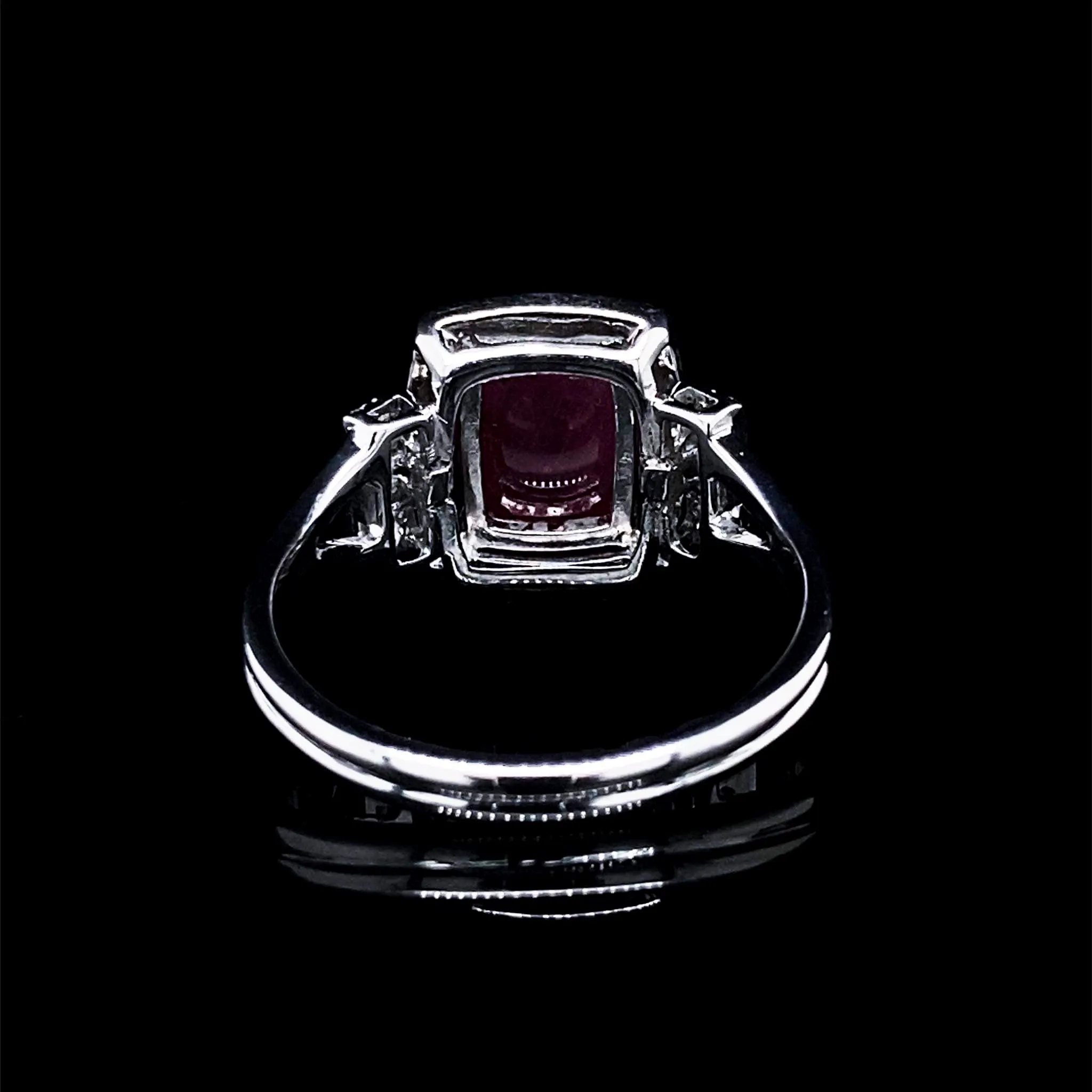 #LVNA2024 | Natural Cabochon Pink Ruby Gemstones Diamond Ring 18kt