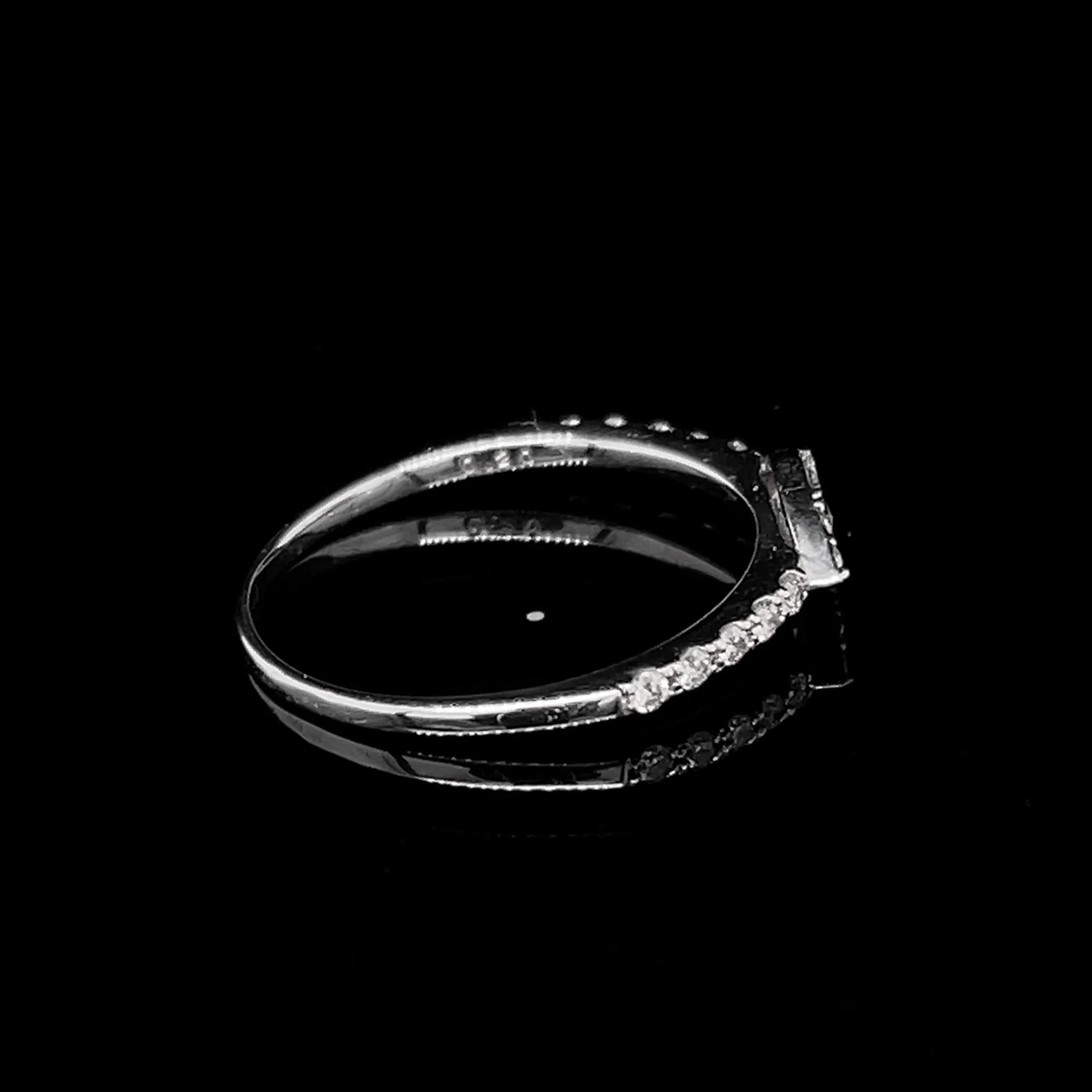 Marquise Diamond Ring 18kt