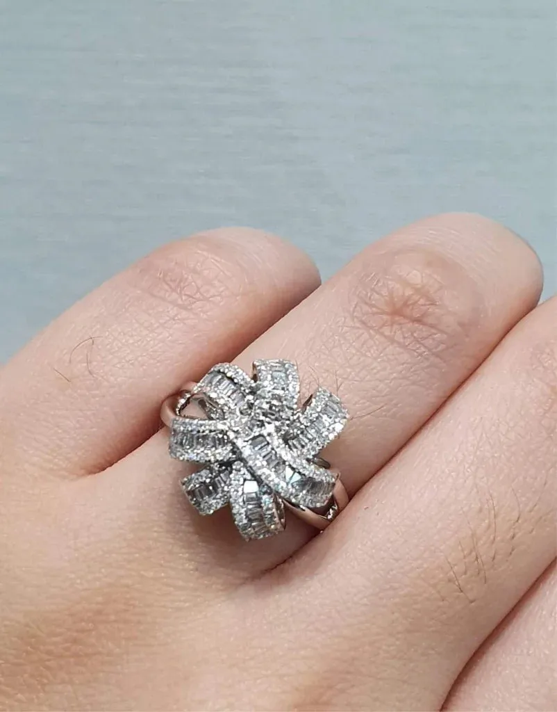 NEW Crossover Pompom Diamond Ring 14kt