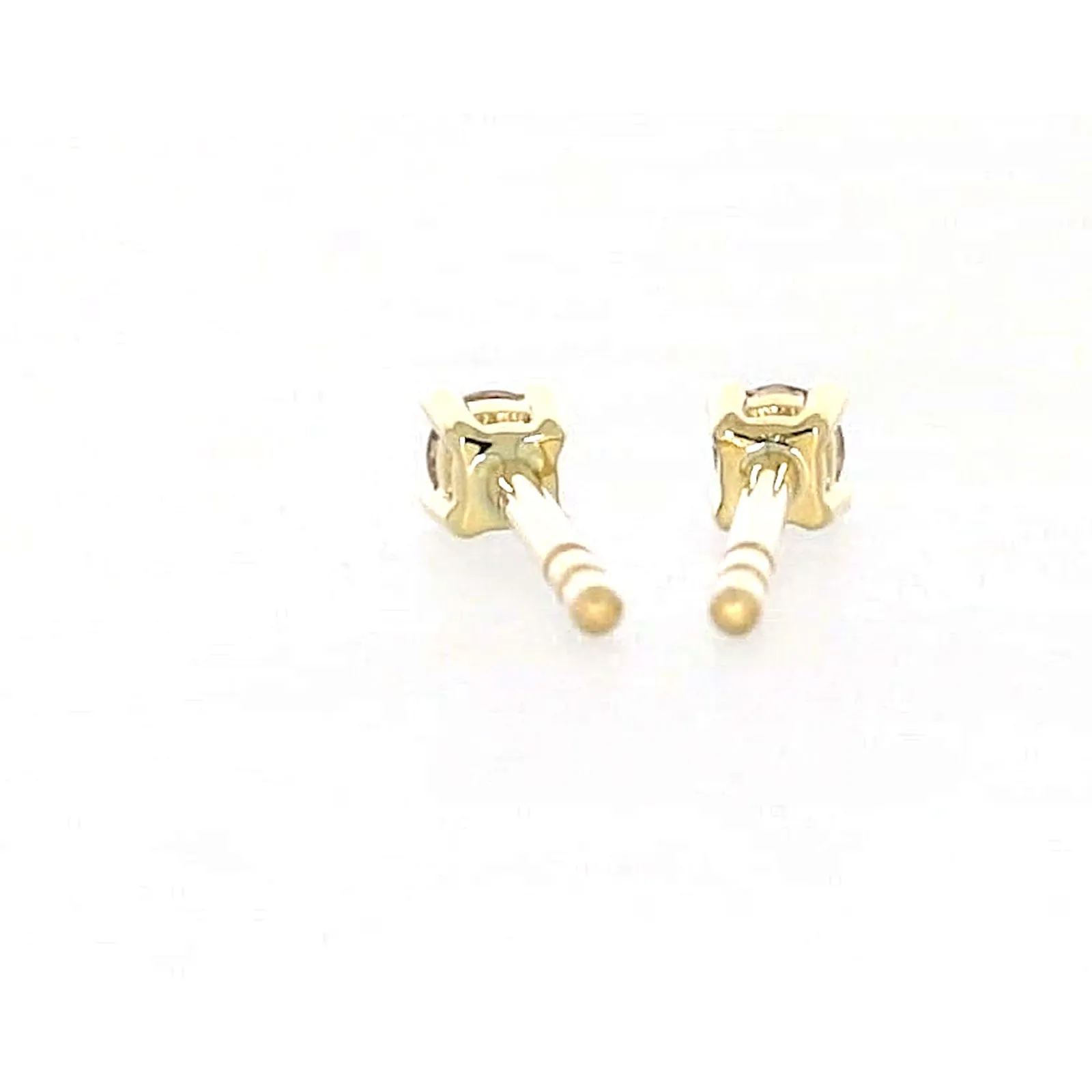 Solitaire 9ct Yellow Gold Round Brilliant Cut 0.06 CARAT tw of Diamonds Stud Earrings