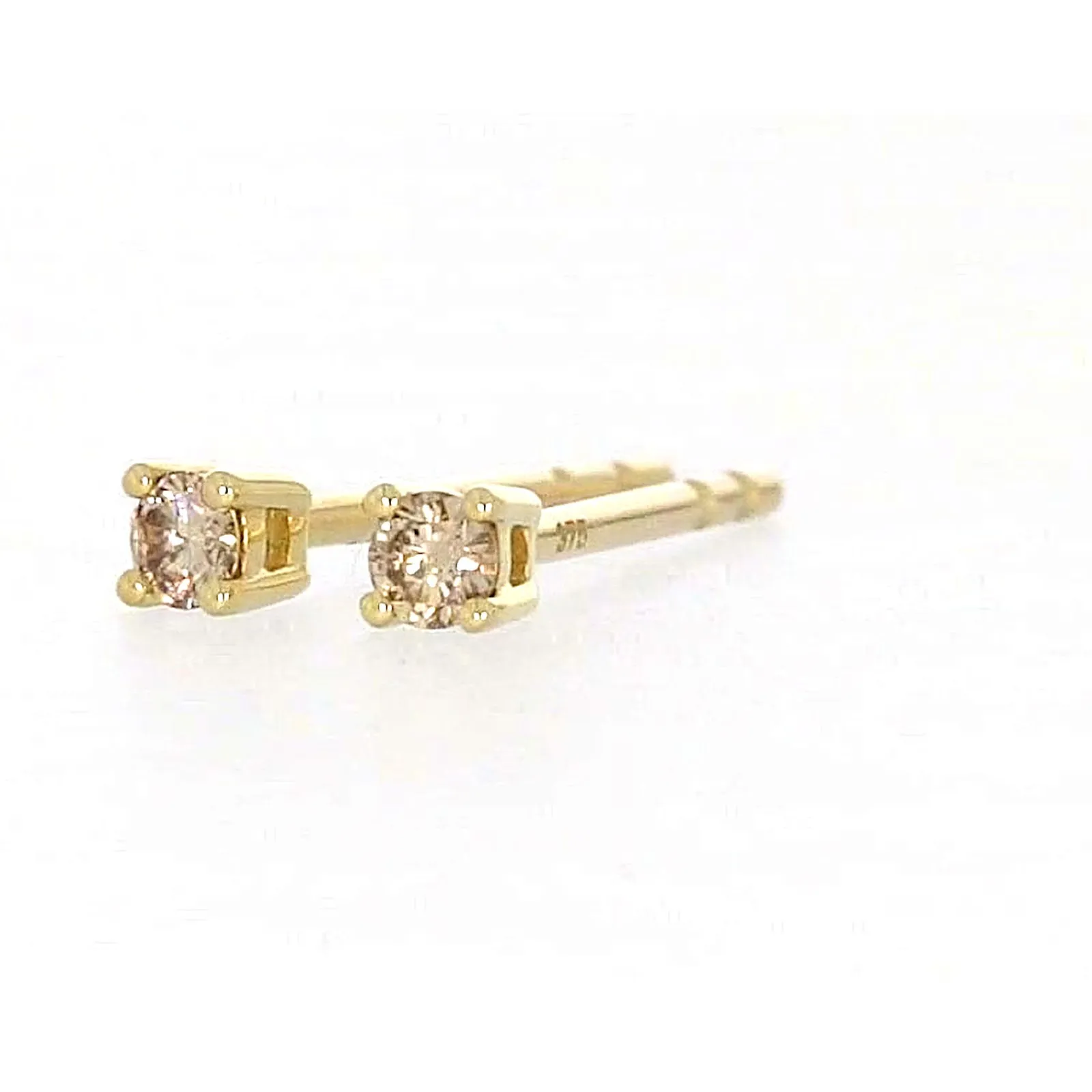 Solitaire 9ct Yellow Gold Round Brilliant Cut 0.06 CARAT tw of Diamonds Stud Earrings