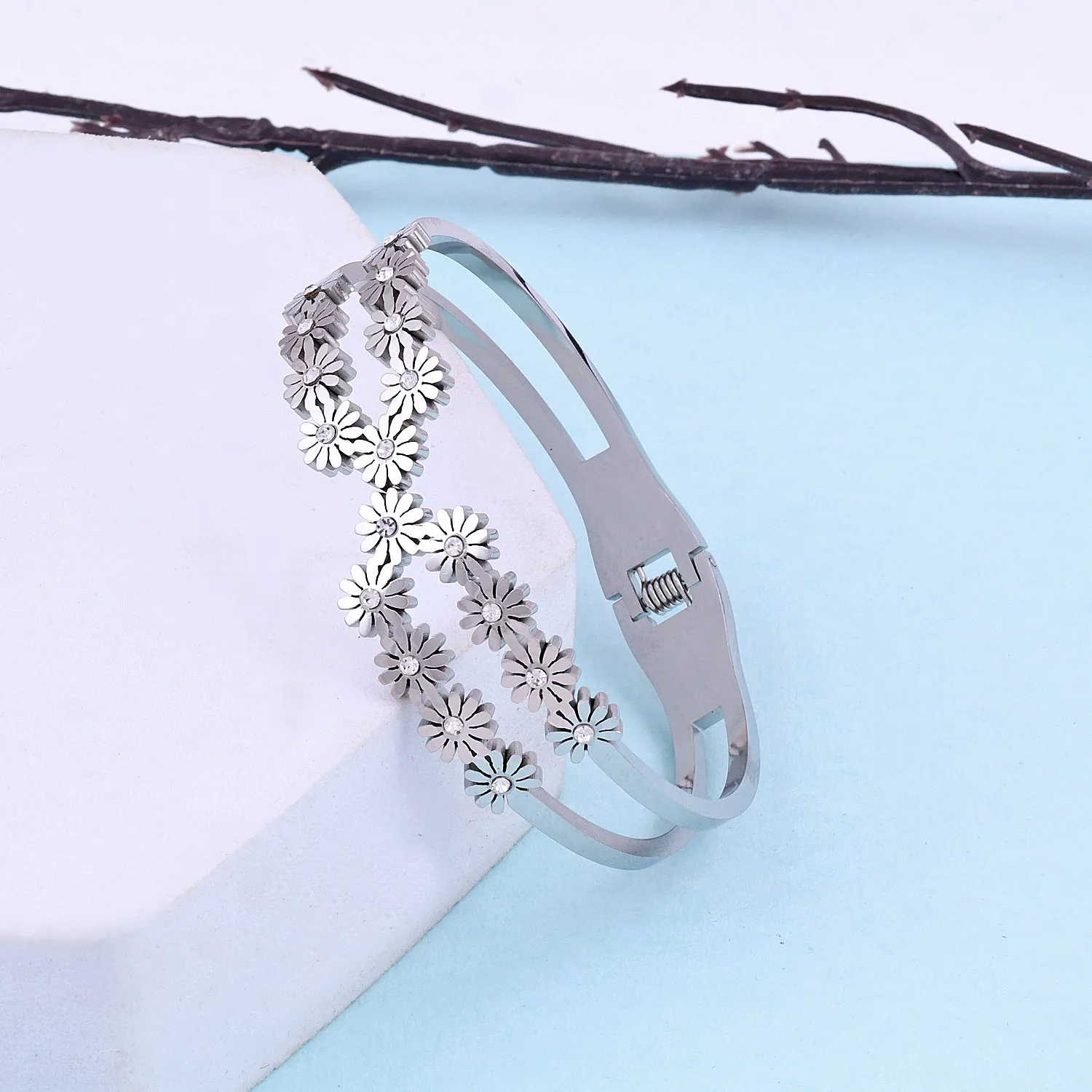 Sweet Daisy Flower Silver Bracelet